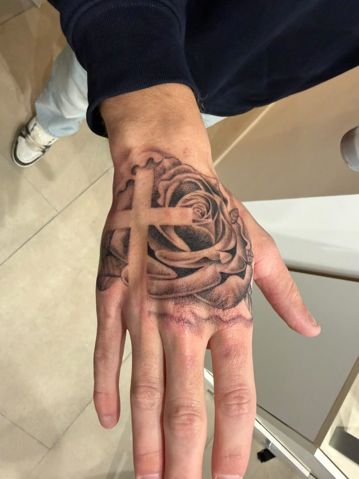 Chicano main — rose & croix
